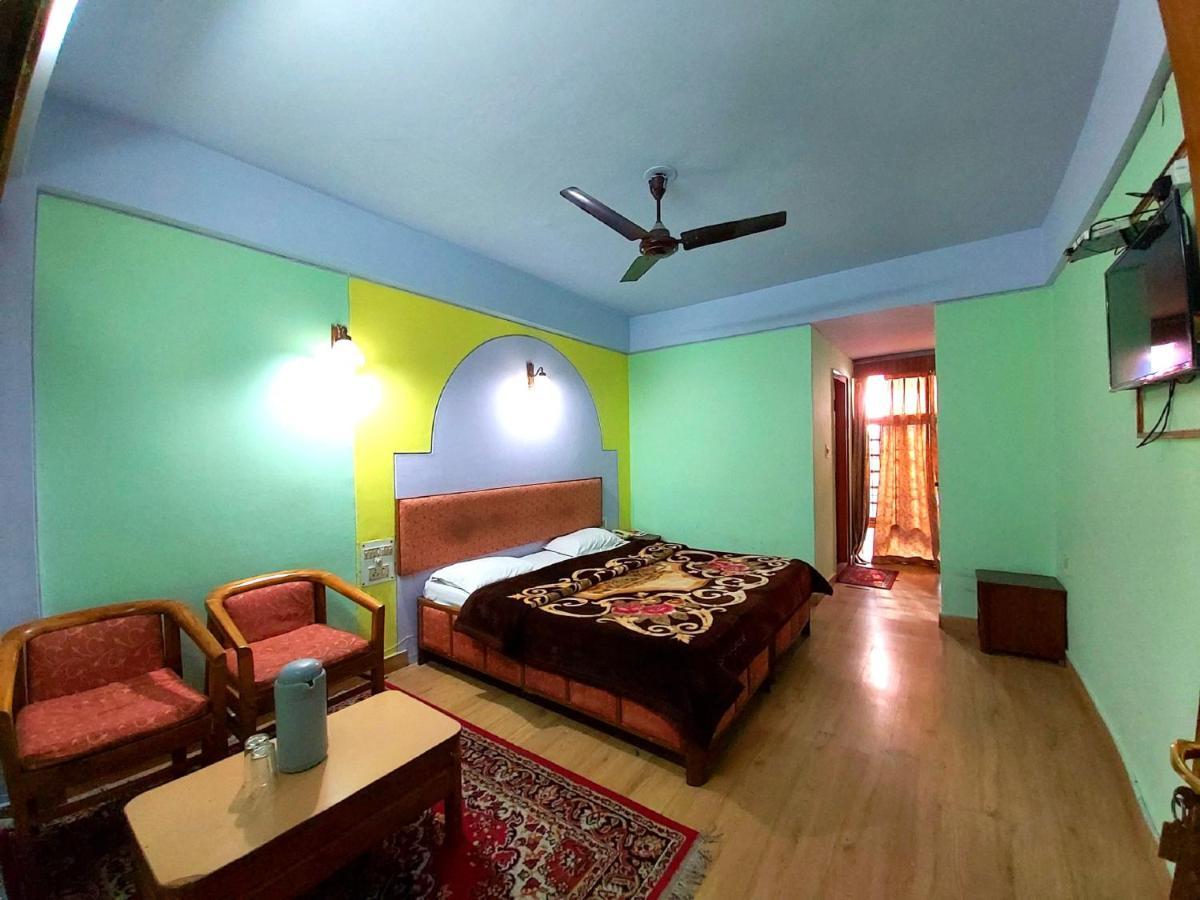 Goroomgo Radha Continental Nainital Exterior photo